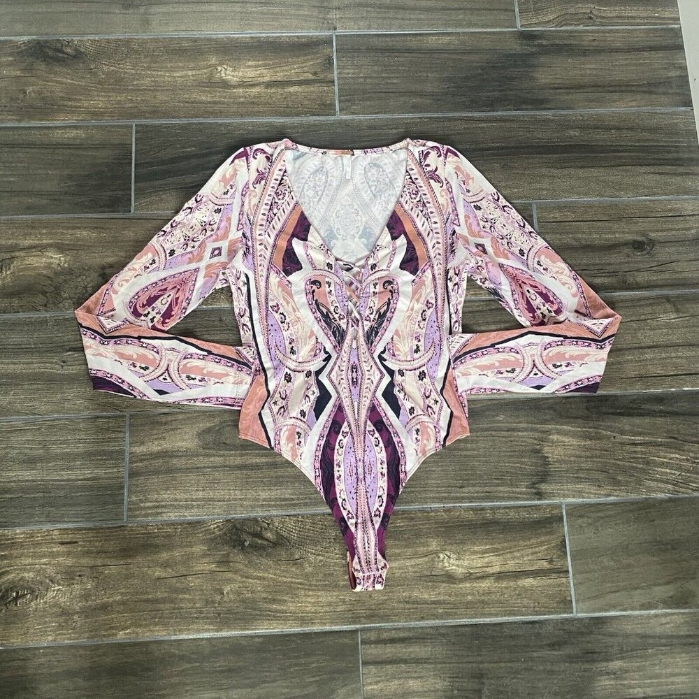 Free People Pick A Place Pink Paisley Long Sleeve Lace-Up Bodysuit  Small (038)